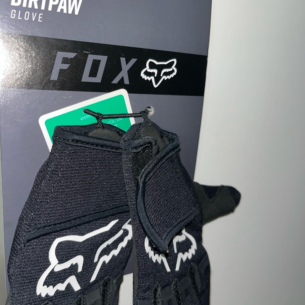 Fox Black and White Dirtpaw Gloves